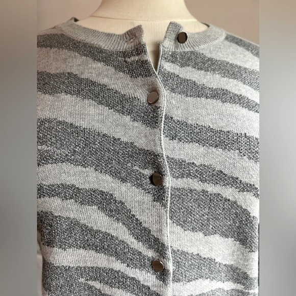 Banana Republic Animal Print Gray and Silver Lurex Cardigan Sz S - Picture 2 of 9